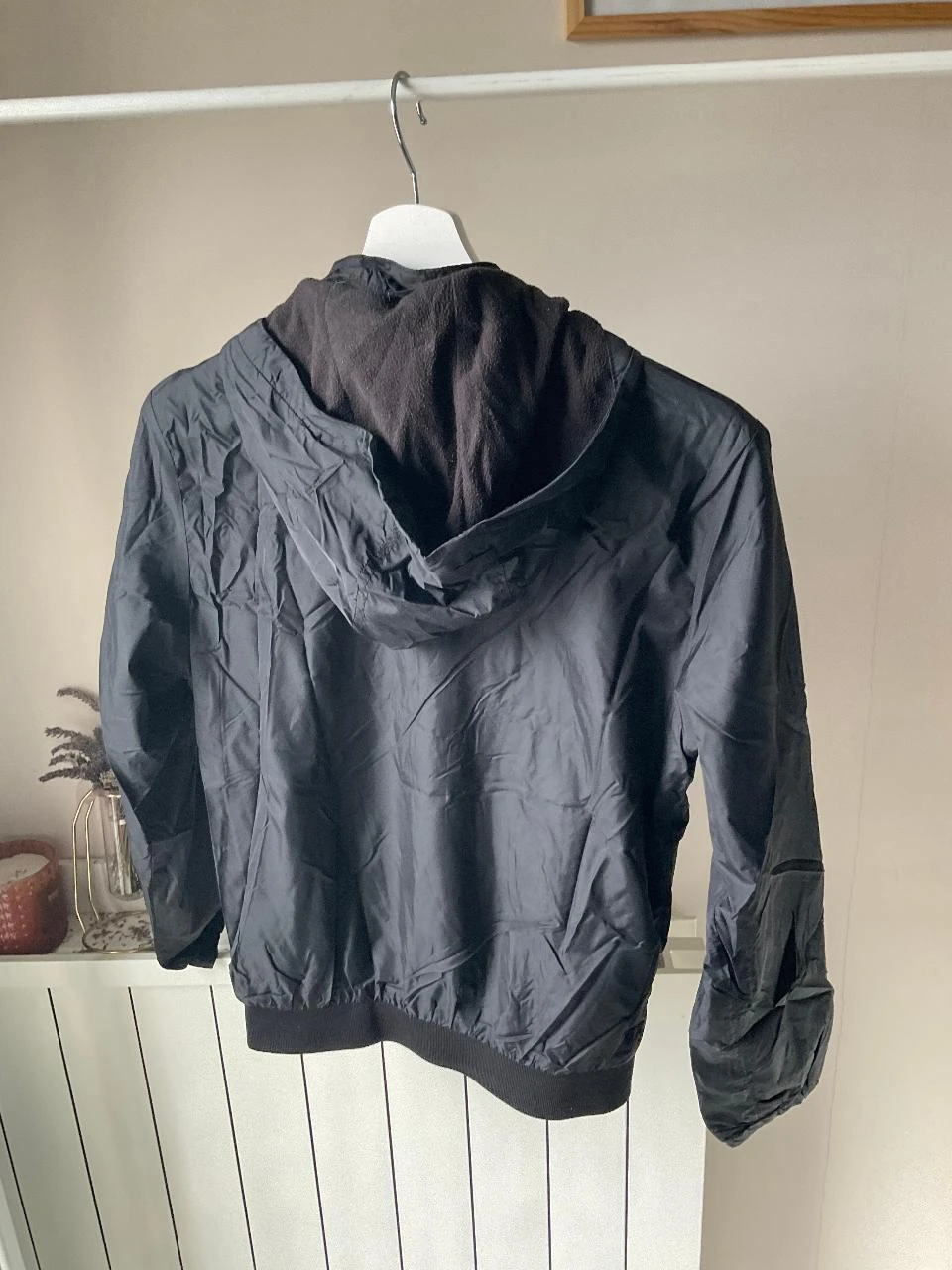 Veste H&M noire coupe vent NASA ado 11-12ans – Style streetwear & spatial – photo 4